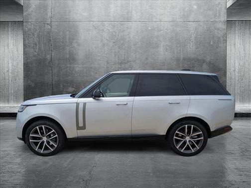 2025 Land Rover Range Rover P400 SE