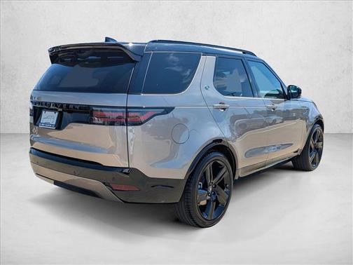 2025 Land Rover Discovery P300 Dynamic SE