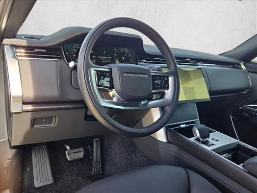 2026 Land Rover Range Rover P530 SE