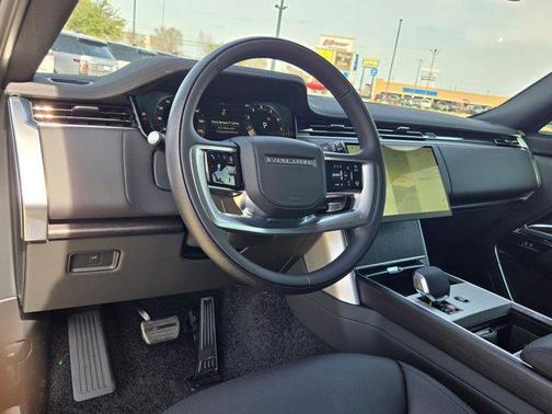 2026 Land Rover Range Rover P530 SE