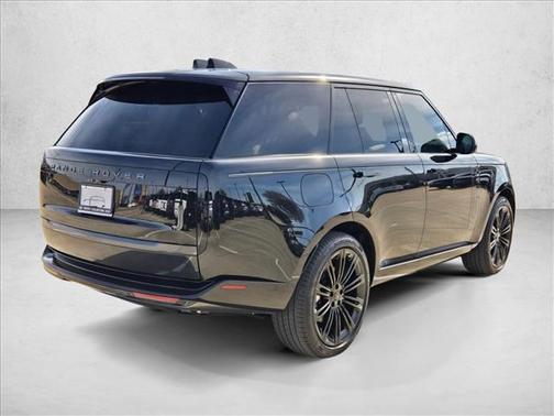 2026 Land Rover Range Rover P530 SE