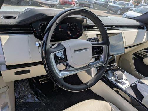 2025 Land Rover Range Rover P530 SE