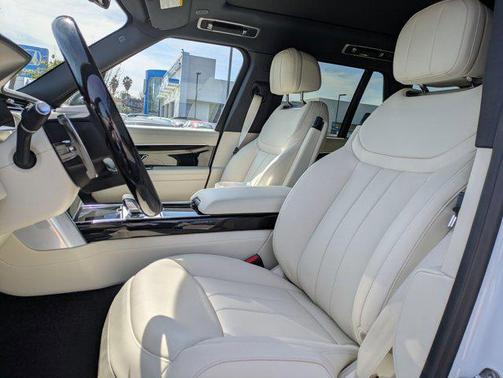 2025 Land Rover Range Rover P530 SE