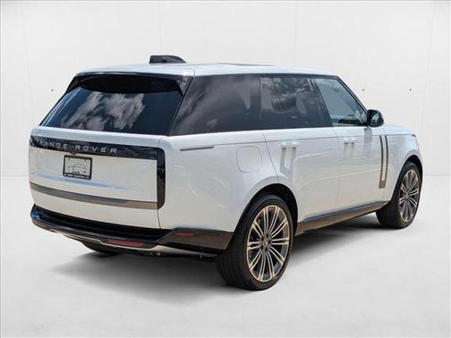 2025 Land Rover Range Rover P530 SE
