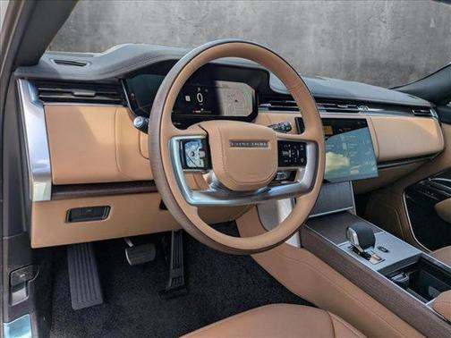 2025 Land Rover Range Rover P530 SE