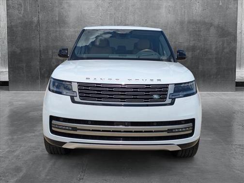 2025 Land Rover Range Rover P530 SE