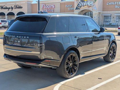 2025 Land Rover Range Rover P530 SE