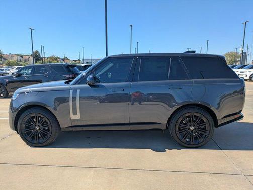2025 Land Rover Range Rover P530 SE