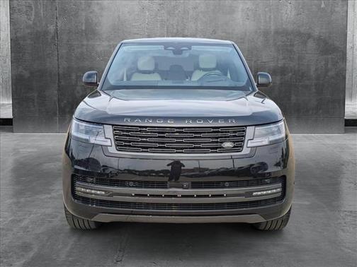2025 Land Rover Range Rover P530 SE 7 Seat