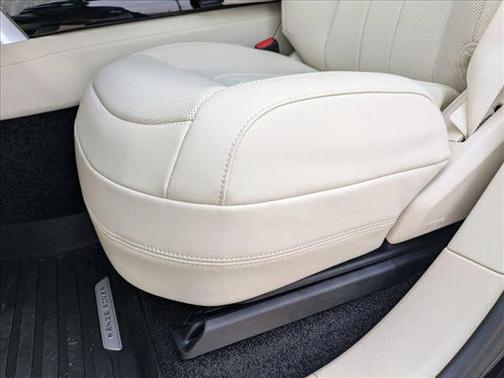 2025 Land Rover Range Rover P530 SE 7 Seat