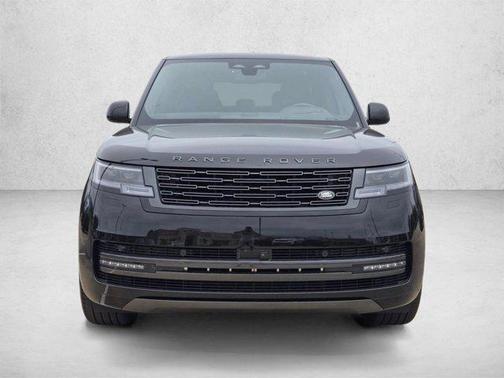 Santorini Black Metallic 2026 Land Rover Range Rover P400 SE