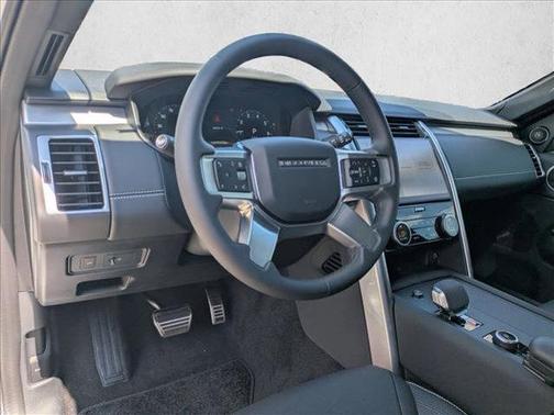 2025 Land Rover Discovery P360 Dynamic SE
