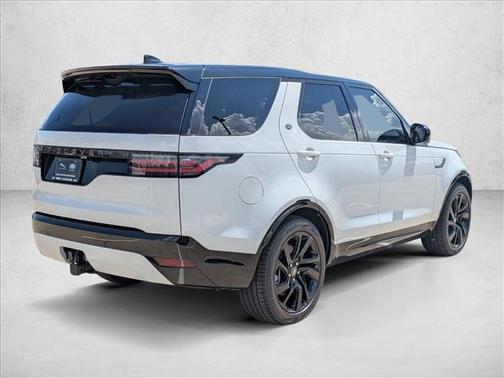 2025 Land Rover Discovery P360 Dynamic SE