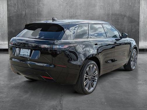 2025 Land Rover Range Rover Velar P400 Dynamic SE