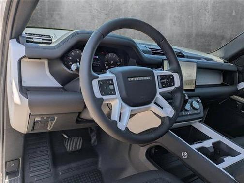 2025 Land Rover Defender 110 P400 S