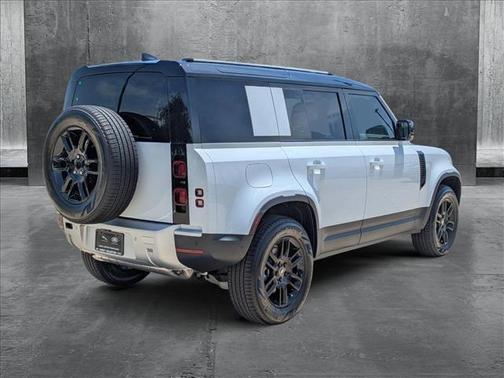 2025 Land Rover Defender 110 P400 S