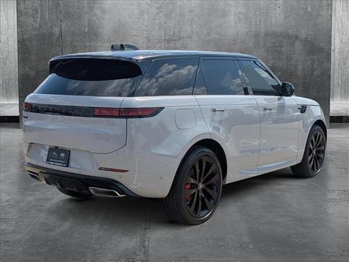 2025 Land Rover Range Rover Sport SE