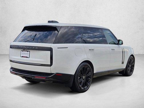 Fuji White 2025 Land Rover Range Rover P400 SE 7 Seat