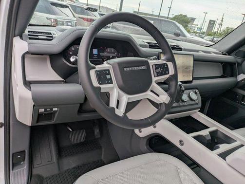2025 Land Rover Defender 110 P500 X-Dynamic SE