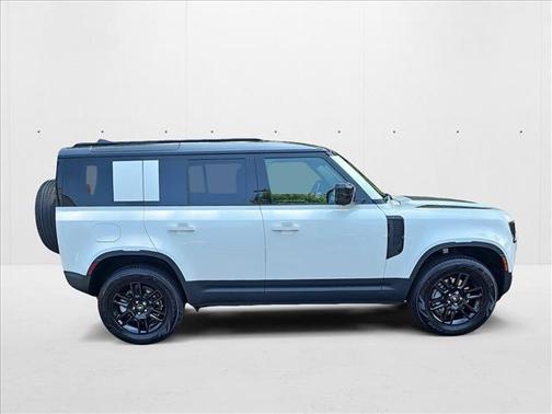 2025 Land Rover Defender 110 P400 S