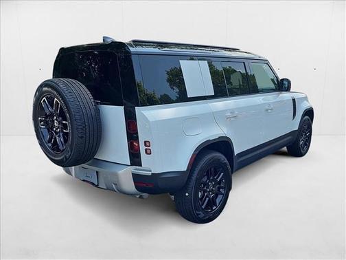 2025 Land Rover Defender 110 P400 S