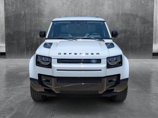 2025 Land Rover Defender 110 P400 X-Dynamic SE