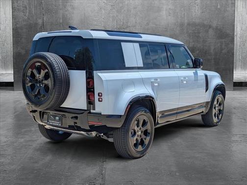 2025 Land Rover Defender 110 P400 X-Dynamic SE