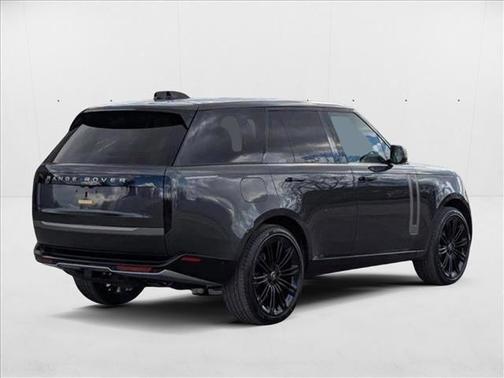 2025 Land Rover Range Rover P530 SE