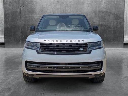 2025 Land Rover Range Rover P400 SE