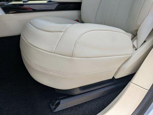 2025 Land Rover Range Rover P400 SE
