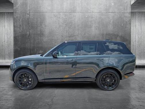 2025 Land Rover Range Rover P530 SE