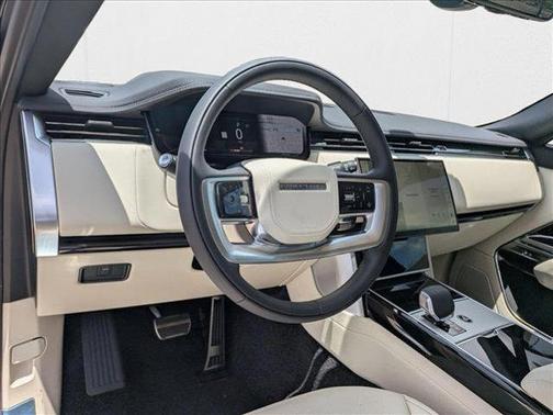 2025 Land Rover Range Rover P400 SE 7 Seat