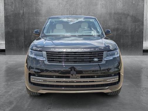 2025 Land Rover Range Rover P400 SE 7 Seat