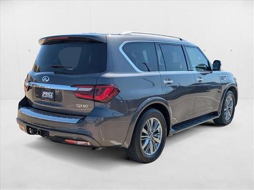 2022 INFINITI QX80 Luxe