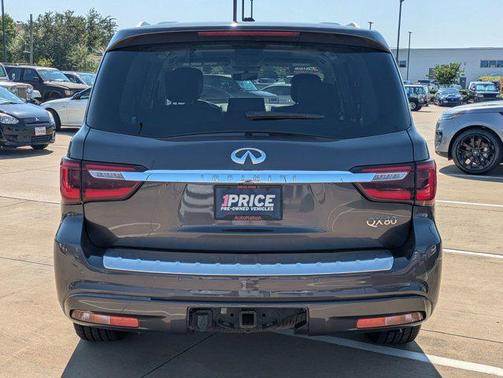 2022 INFINITI QX80 Luxe