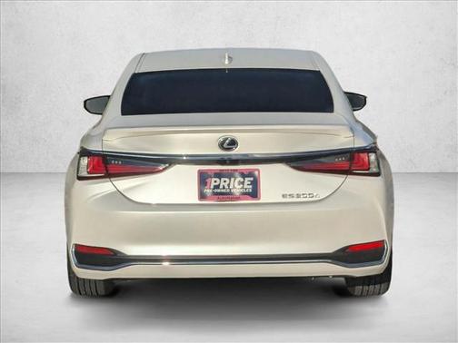 2019 Lexus ES 300h Base