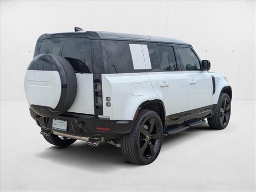 2025 Land Rover Defender 110 V8