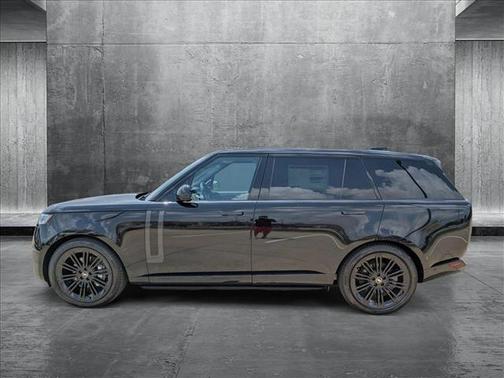 2025 Land Rover Range Rover P400 SE 7 Seat