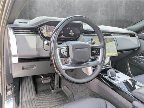 2025 Land Rover Range Rover P400 SE 7 Seat