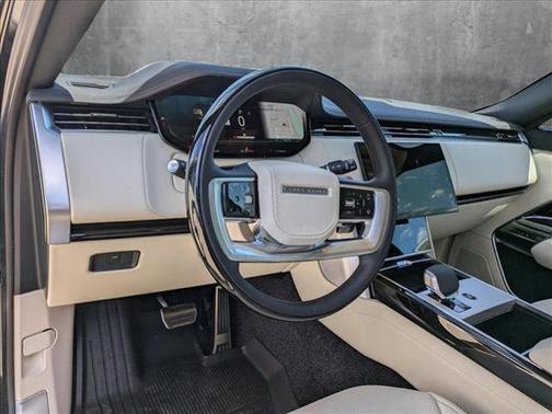 2025 Land Rover Range Rover P530 SE 7 Seat