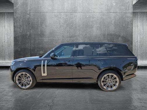 2025 Land Rover Range Rover P530 SE 7 Seat
