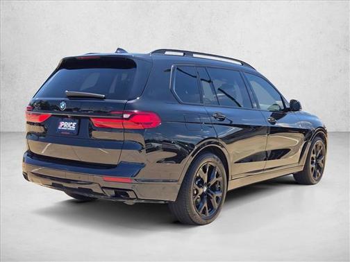 Black Sapphire Metallic 2021 BMW X7 xDrive40i