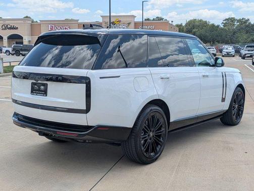 2025 Land Rover Range Rover P530 SE 7 Seat