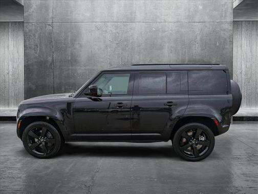 2025 Land Rover Defender 110 P400 X-Dynamic SE