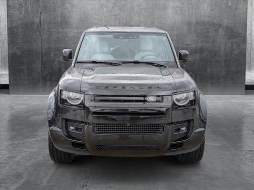 2025 Land Rover Defender 110 P400 X-Dynamic SE