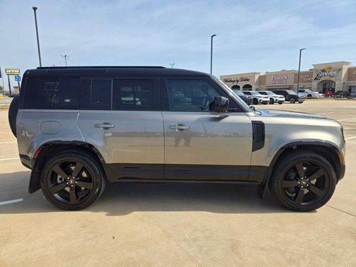 2024 Land Rover Defender 110 P400 X-Dynamic SE