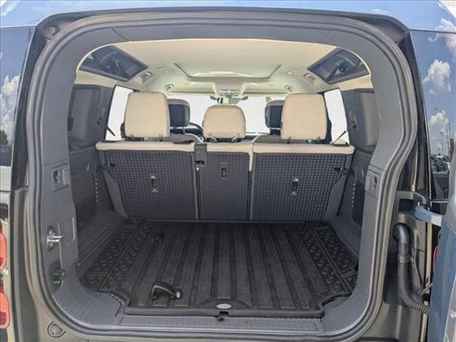 2024 Land Rover Defender 110 P300