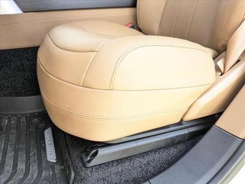 2025 Land Rover Range Rover P530 SE