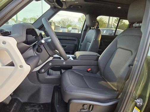 2026 Land Rover Defender P400 X-Dynamic SE