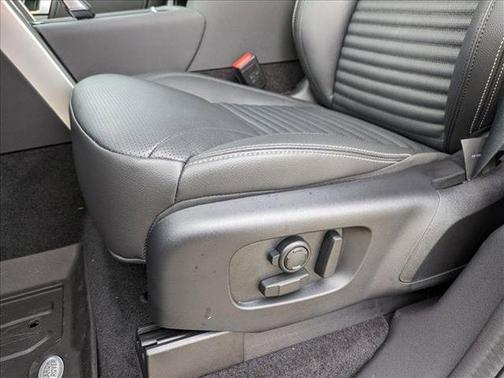 2024 Land Rover Discovery P300 S